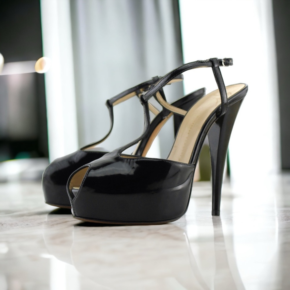 Giuseppe Black Patent Leather T-Strap Platforms Sz 39